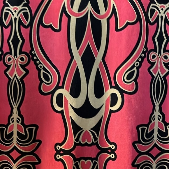 Cabi 100% silk top. 3/4 sleeved. Tie at the waist. Size Small - Picture 7 of 10